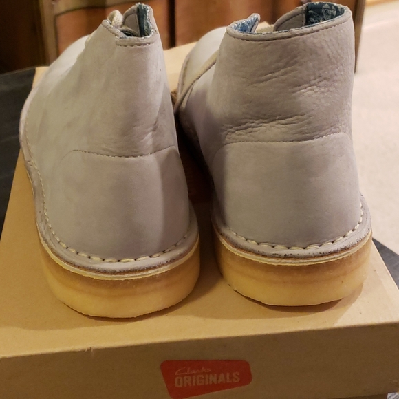 NIB Clarks Brand New Stone Nubuck Desert Boots - Picture 5 of 8